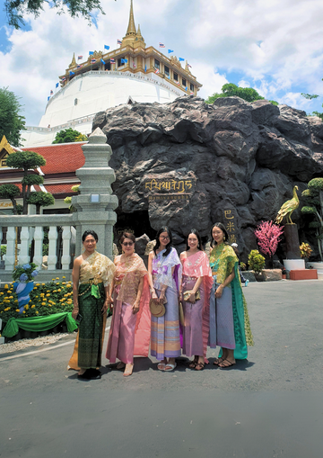 thai costume rental bangkok